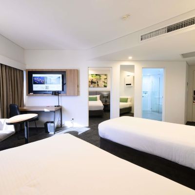 Deluxe Family Room, 1 Queen And 2 Single Beds Mercure Penrith Promo Code