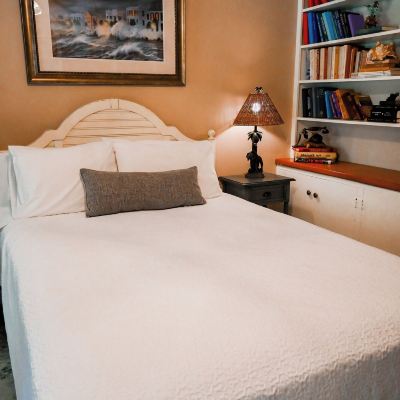 Library Room Colonial Gardens Promo Code