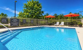 La Quinta Inn & Suites by Wyndham Augusta Fort Eisenhower - Housity