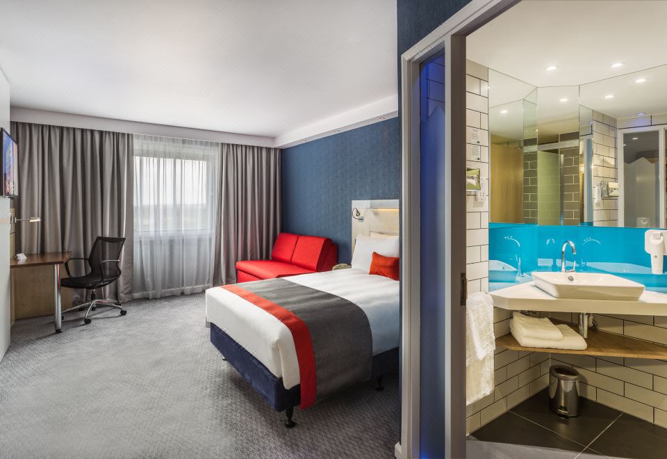 Holiday Inn Express London - Watford Junction Double Room with Sofa Bed