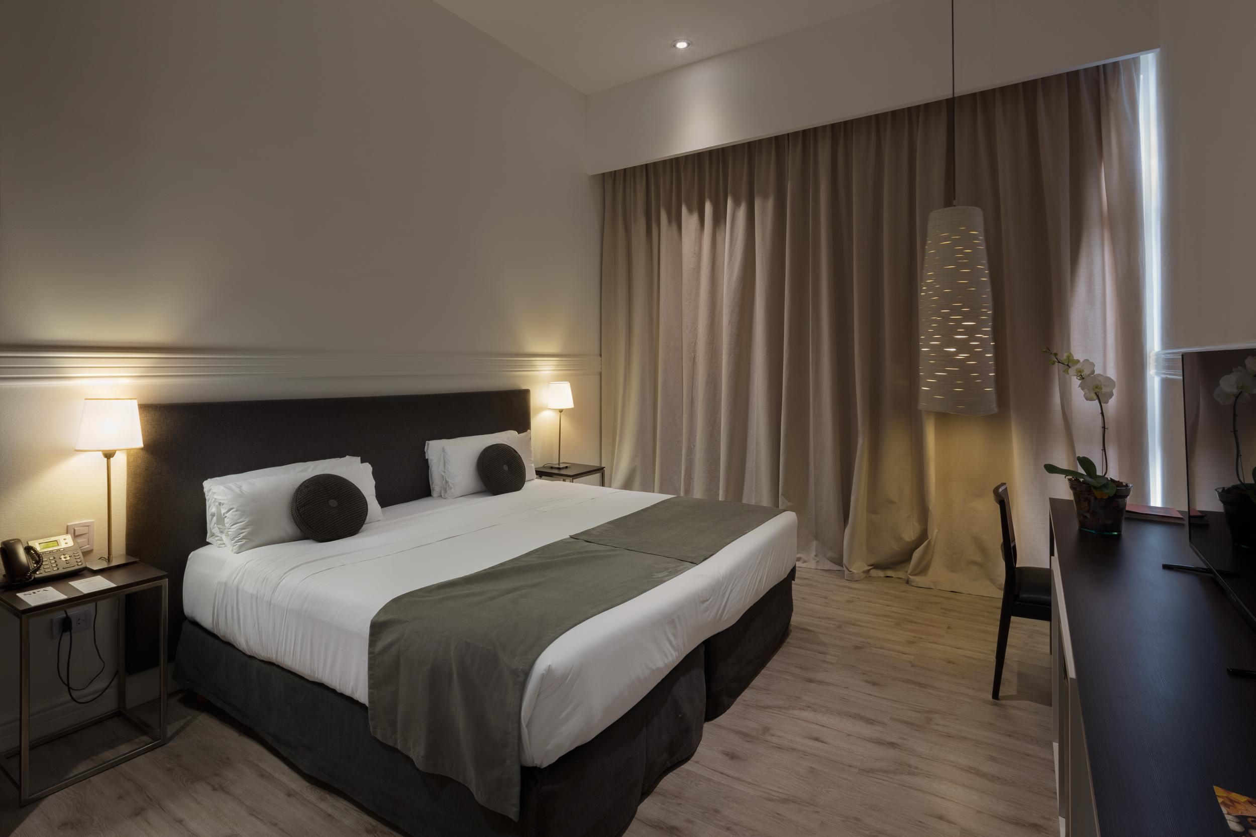 高级特大床房-禁烟