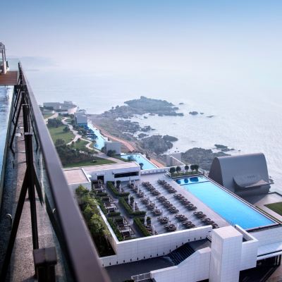 [Ananti Respect Week] One Bedroom King Suite With Ocean View (Lounge Access Included) 30% Off 아난티 힐튼 부산 쿠폰
