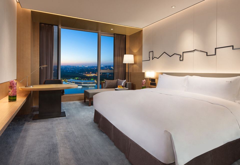 高级房 超大床 湖景