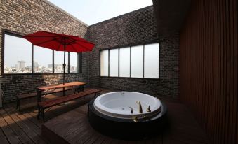Hotel Yeogiuhtte Daegu Station - Housity