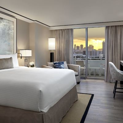 Room, 1 King Bed, Mobility Accessible, Bathtub (Skyline View) Loews Miami Beach Hotel Promo Code