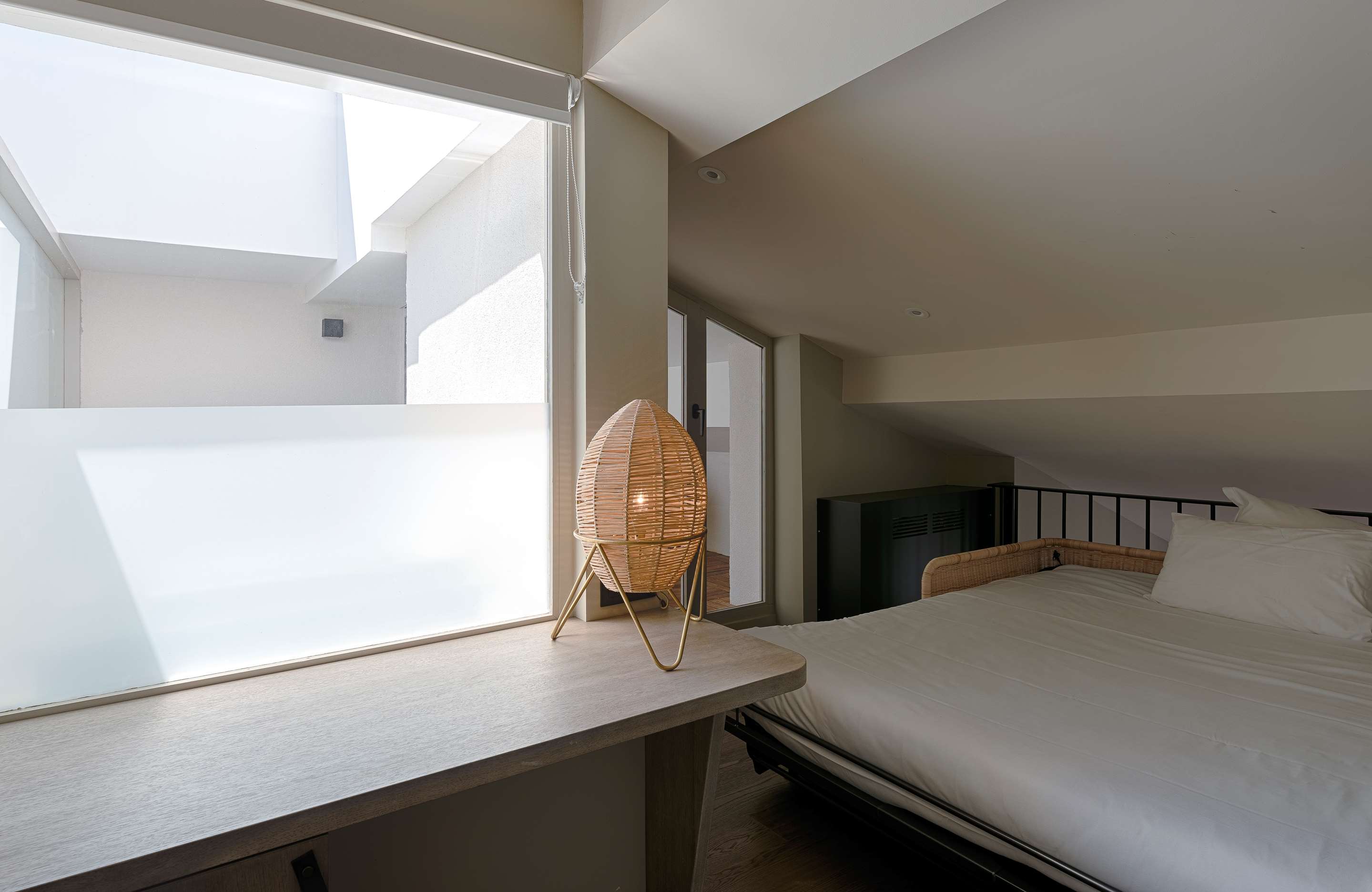 大床一卧房（带梳化床）