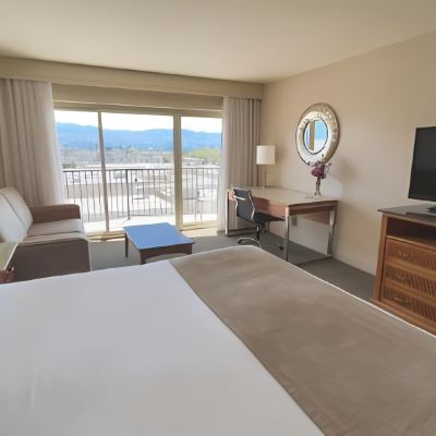 Coast Premium Room, One King Bed