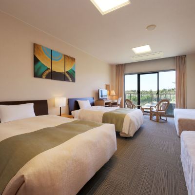 ゲストルーム(ベッド4台)(浴室) たてやま温泉 千里の風 クーポン