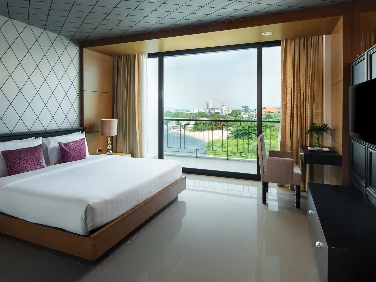 ห้องสวีทสองห้องนอนพร้อมวิวทะเล