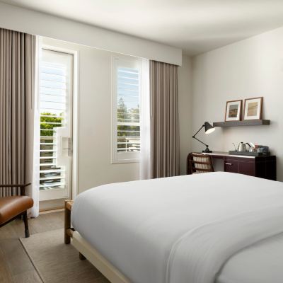 King City View, Guest Room, 1 King, City View, Balcony Hotel Cerro Promo Code