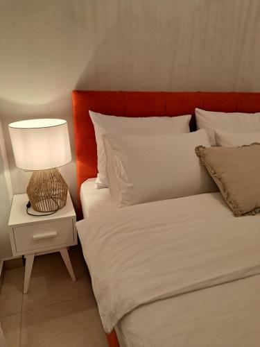 带山景的双人间