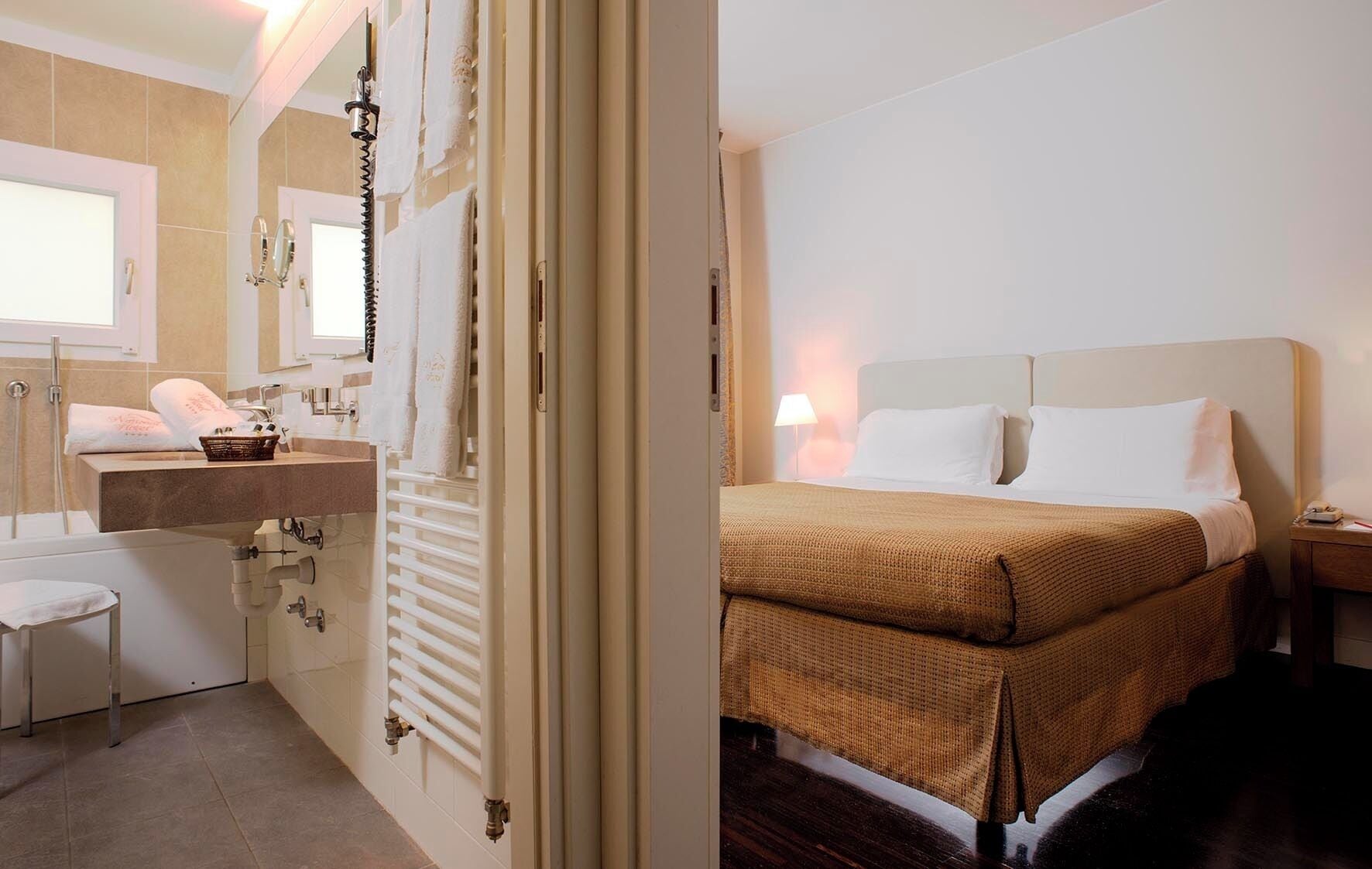 高级套房，附楼（3人，距主楼50米）