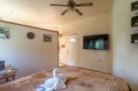 Eleven30 Luxury Apartments Hotel a 