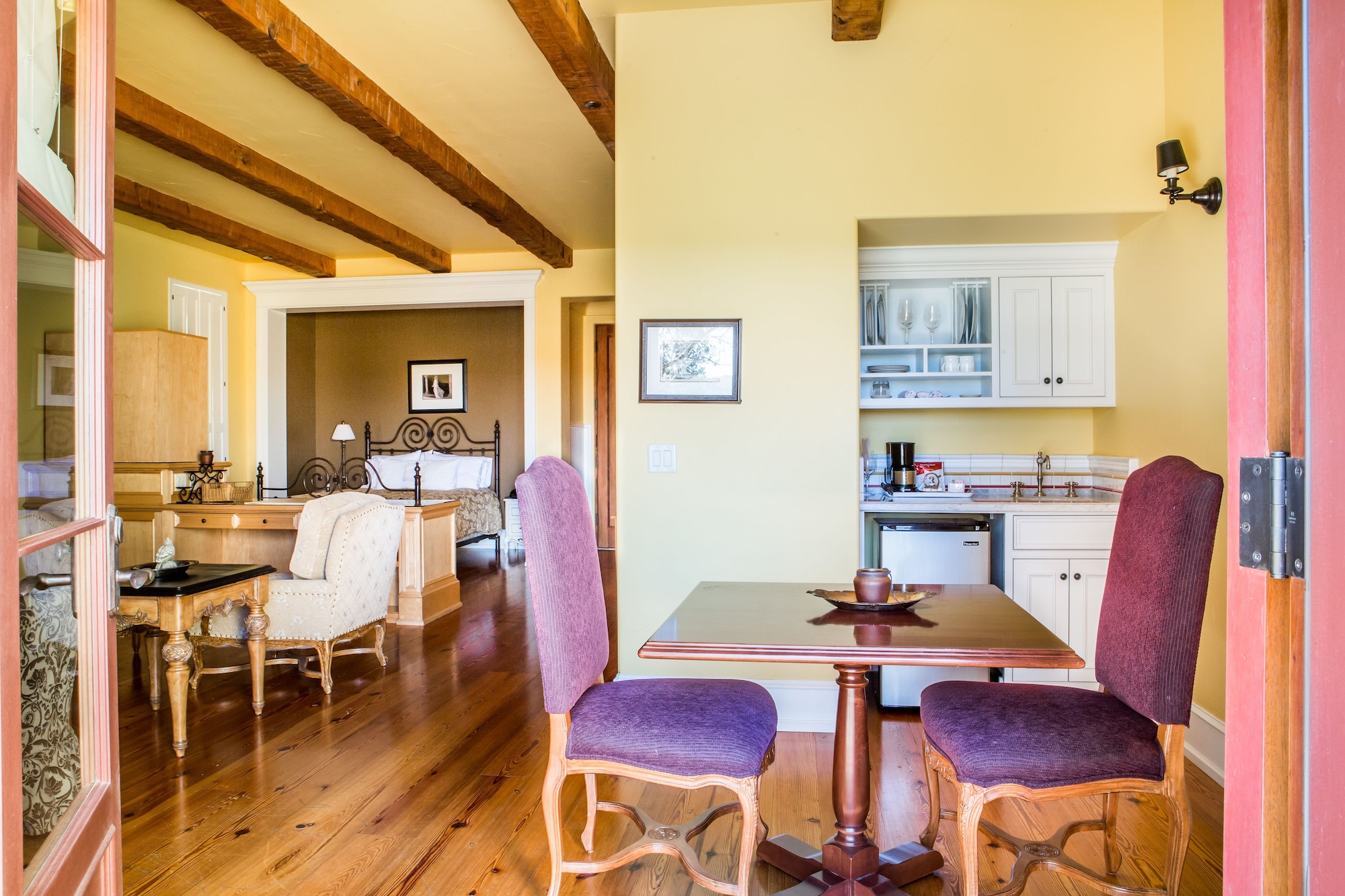 套房，1张大床，葡萄园景观（Muscat）