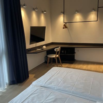 Standard Twin Room Hotel im Leskanpark Promo Code