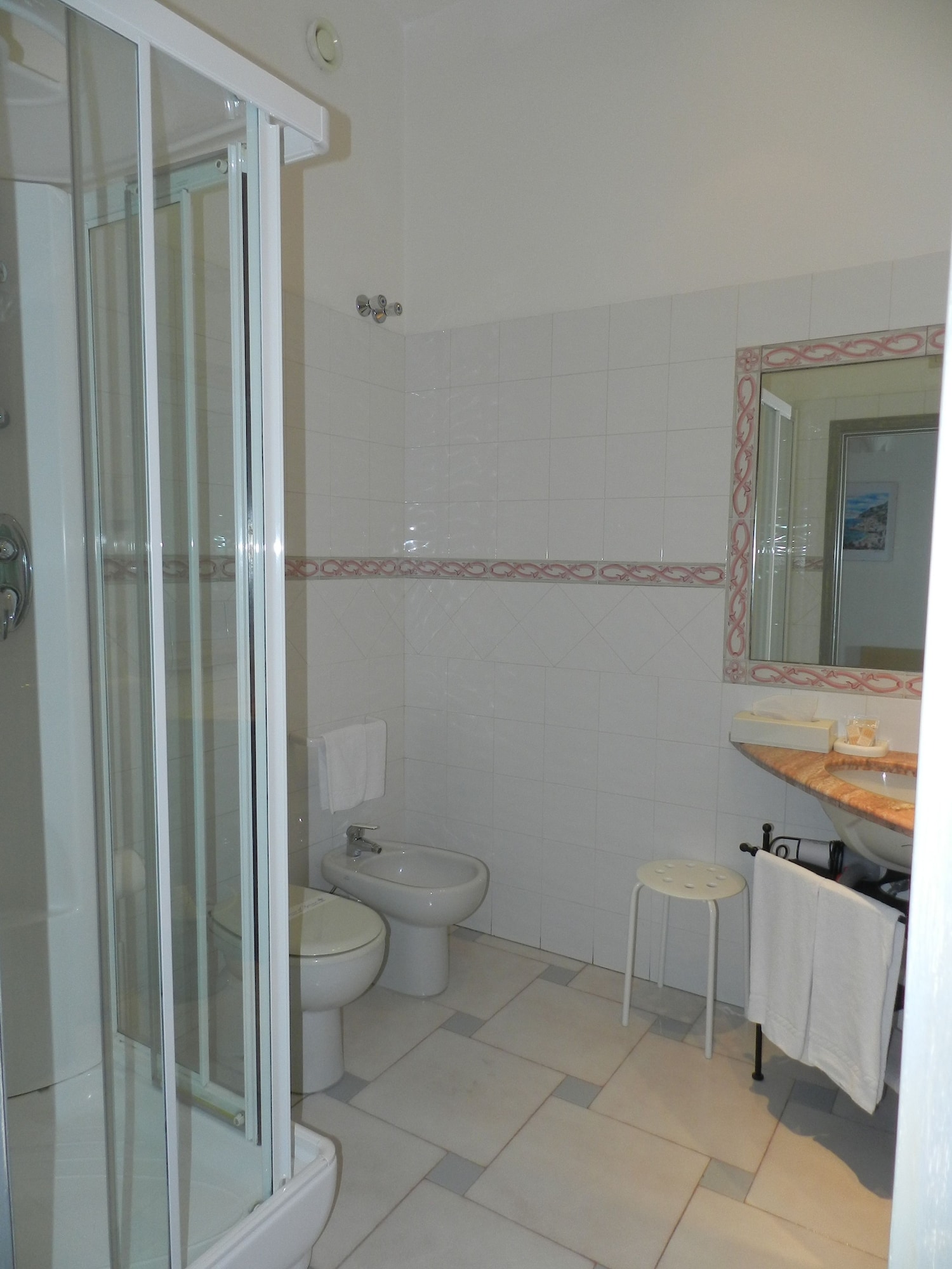 高级三人房， 1 间卧室， 露台， 海景