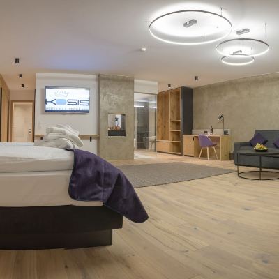 Deluxe Penthouse, Sauna Kosis Sports Lifestyle Hotel Promo Code