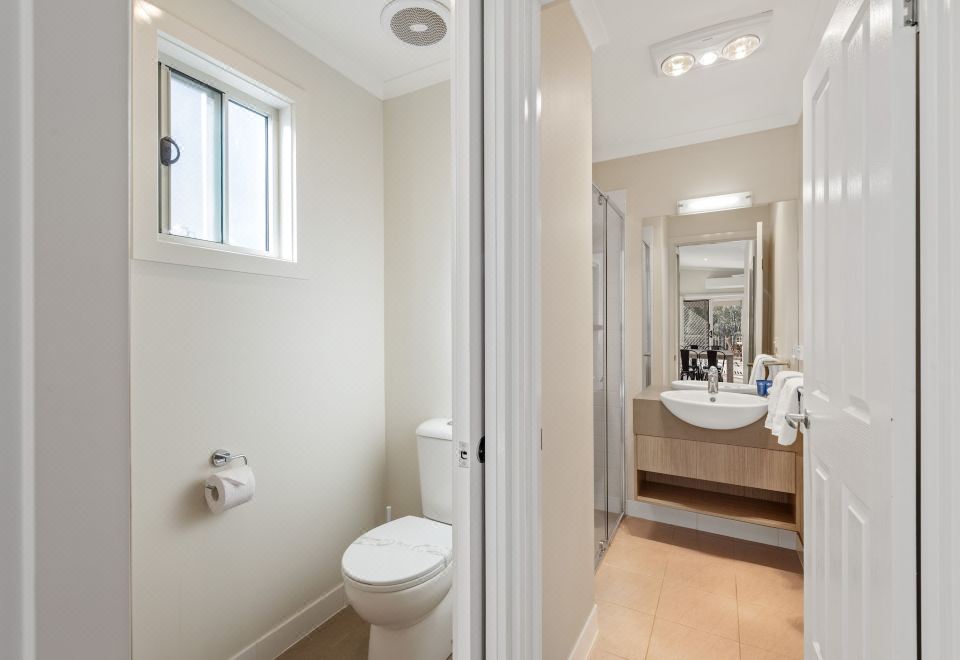 豪华两卧室河畔小屋-可住五人