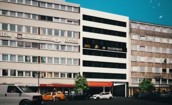 Hotel am Schlosstheater - Housity