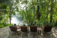 Mystic River Resort Hotel a 