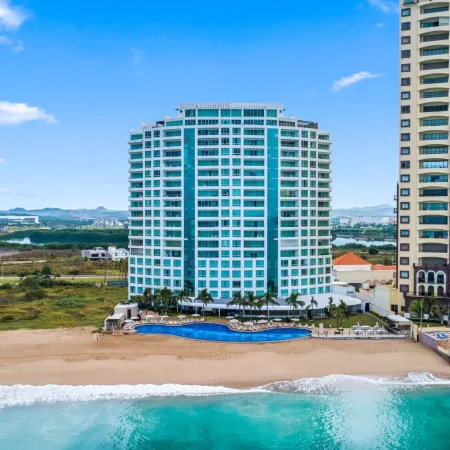 Park Royal Beach Mazatlán