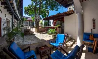 Island Life Hostel Hotel a 