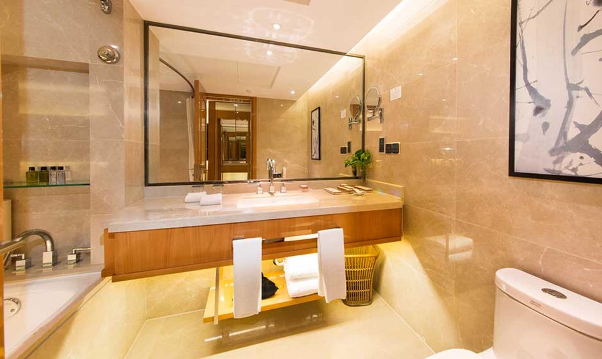 精選大床房A（舒適浴缸+小冰箱）