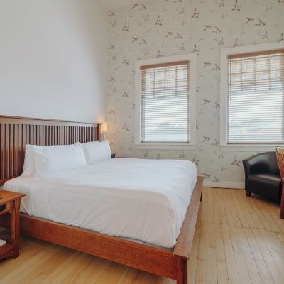 Signature King Room Foster's Inn Promo Code