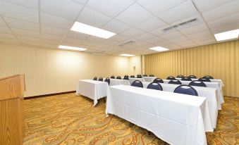 Holiday Inn Express & Suites College Park-University Area