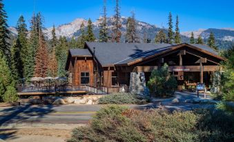 Wuksachi Lodge in Sequoia National Park