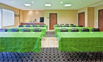 Holiday Inn Express & Suites Paragould