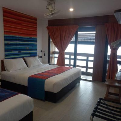 Bilik Deluxe Kupon Beach Box Perhentian