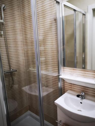 双人房（带独立浴室）