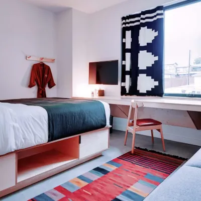Hotel Dryce Hotels near Noble Planetarium