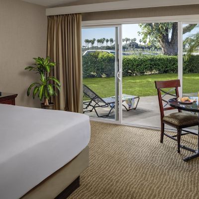 Standard Room, 1 King Bed (Resort King)
