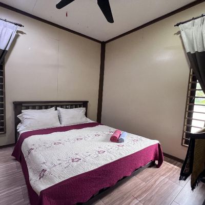 Suite Keluarga Premium Kupon OYO 89873 Nurbayu Chalet