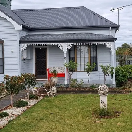 The Red Door - 1 Bedroom Studio and Bfst