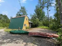 A-Frame Hot tub Retreat - Firepit, Grill, EV & Dog Friendly, Close to N. Conway. Hotels in Fryeburg