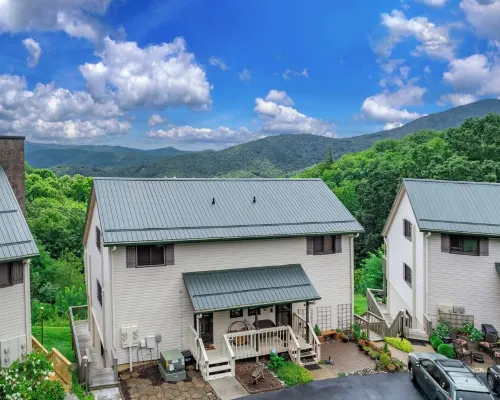Modern Condo Located in the Resort Village of Seven Devils. Great Views! Hotels in Seven Devils