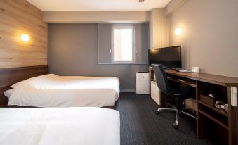 Super Hotel Ube Natural Hot Springs - Housity