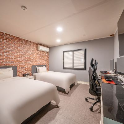 Twin Couple Pc (Netflix View Available, 2 Bed) 군산 메이 호텔 쿠폰