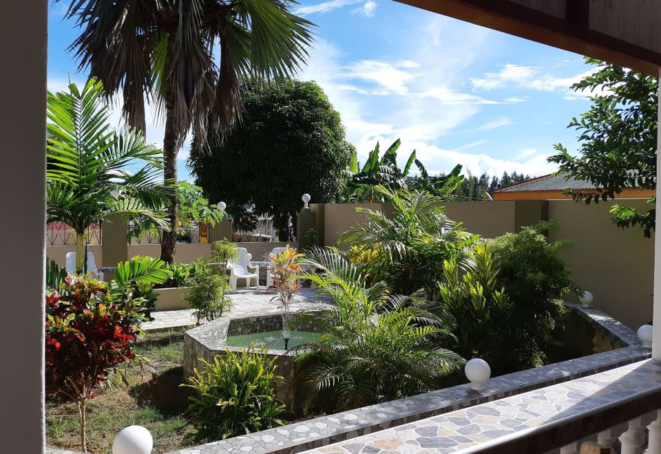 公寓， 2 间卧室， 吸烟房， 阳台