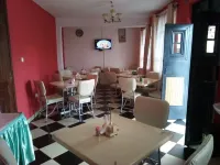 Chrysalis Guest House and Restaurant Hotel a 