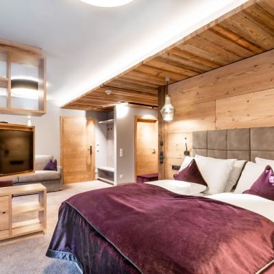 King Suite With Mountain View Hotel Postwirt Promo Code
