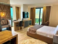 Ayatoure Hotel Hotel di 