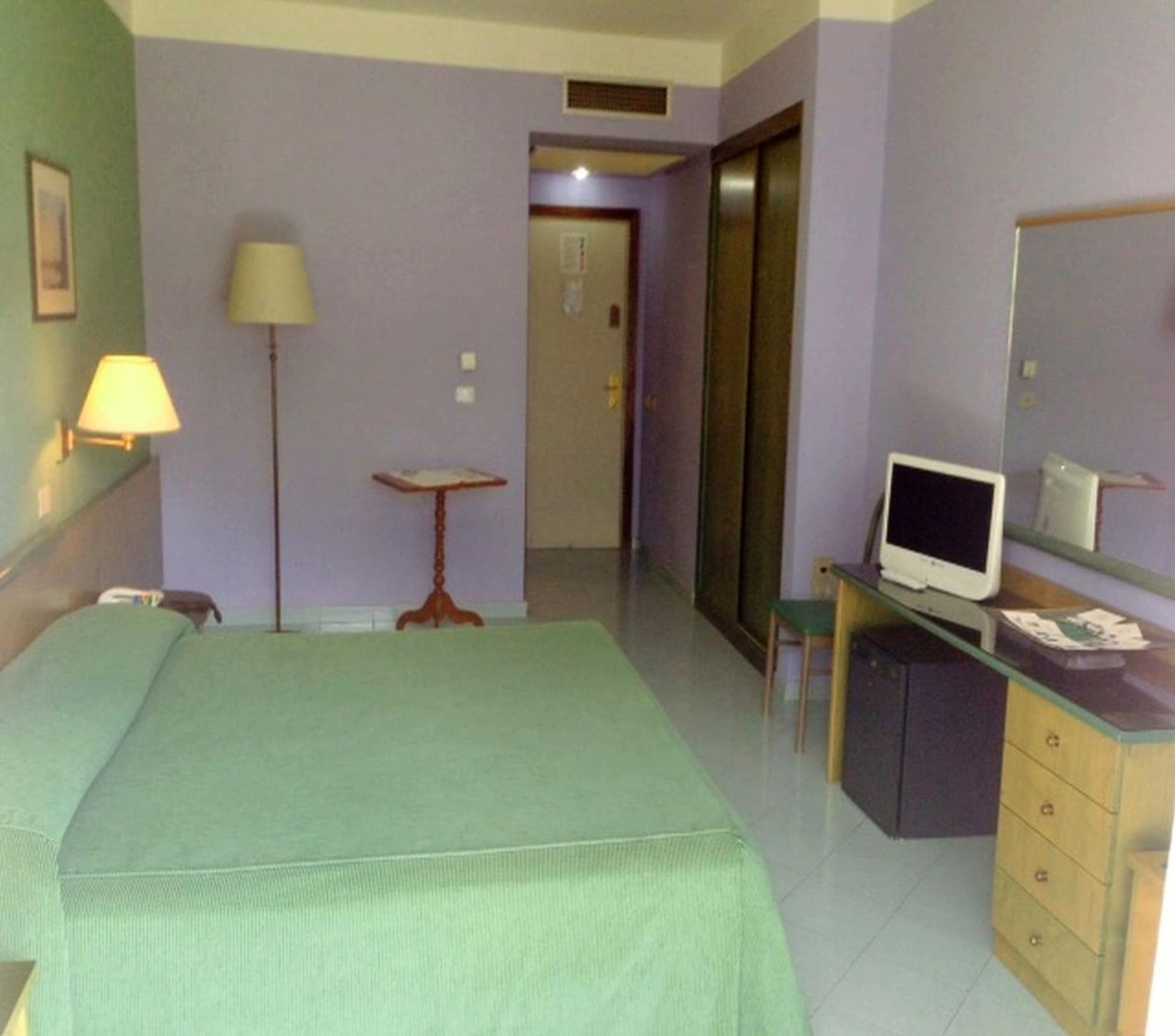 带阳台的标准双人或双床间