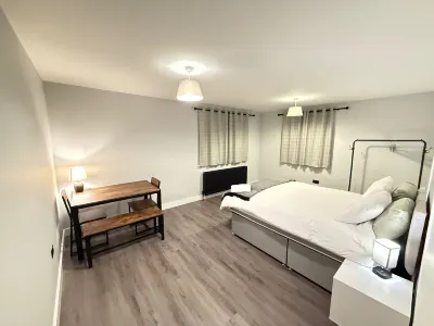 Rochester Apartment-Sleeps 4-Free Parking Hotele w: 