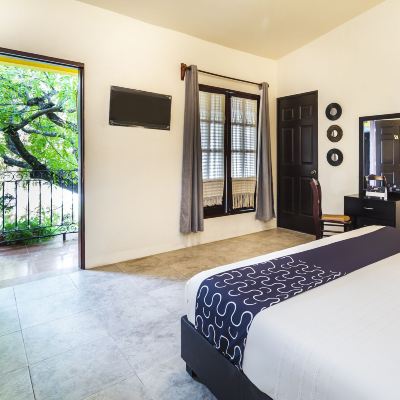 Deluxe Double Room Hostal El Patio Promo Code