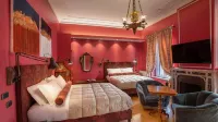 Room 94 Luxury Hotels in 
