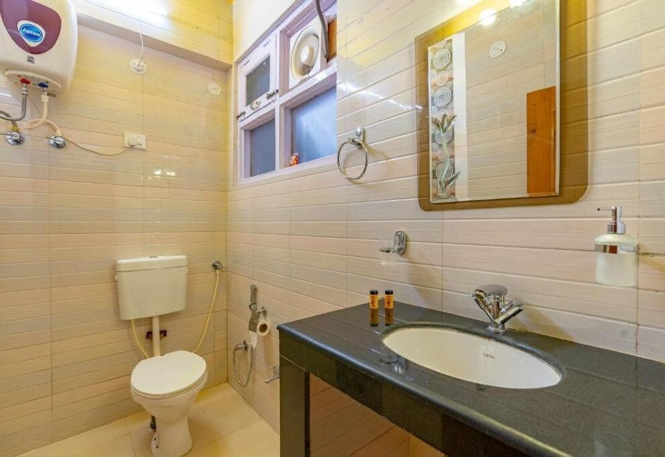 带有阳台的山景高级双人间